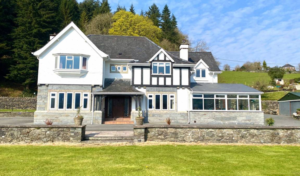 Llanrwst Cottage | Cabin ∙ 5 bedrooms ∙ 10 guests