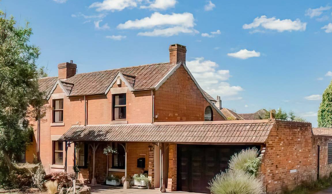 Trowle Common Cottage | Cabin ∙ 5 bedrooms ∙ 15 guests