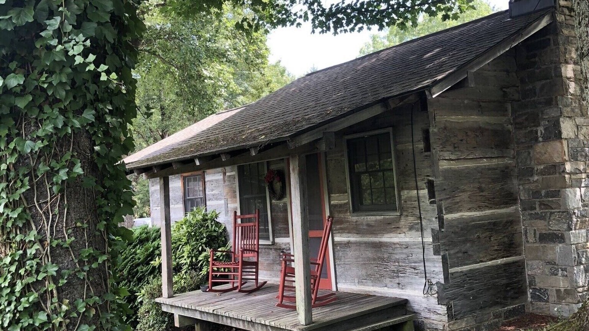 Valley Creek Run Cabin | Cabin 5 - Rustic cabin in Pioneer Village, Great Smoky Mountains NC