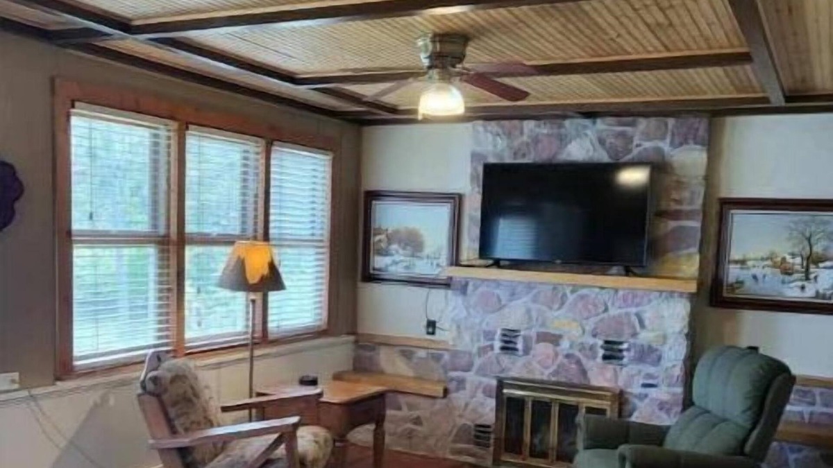 Chetek House | Cabin 6 - Large 2 Bedroom Lakefront Cabin