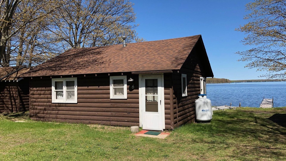 Carp Lake Cabin | Cabin #6 - "Wapashuwi"