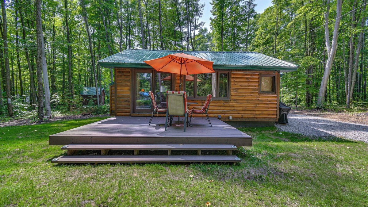 Kalkaska Cabin | Cabin 600' to Manistee Lake Private Shared Access