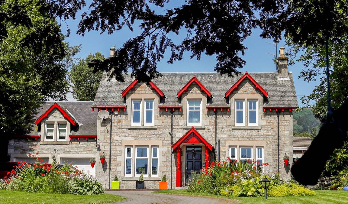 Pitlochry Cottage | Cabin ∙ 7 bedrooms ∙ 14 guests