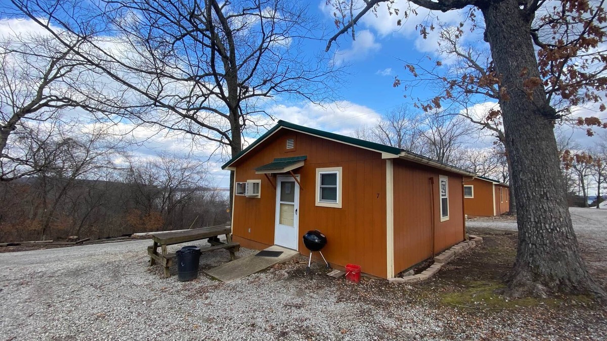 Warsaw Cabin | Cabin 7 - Reel and Trigger