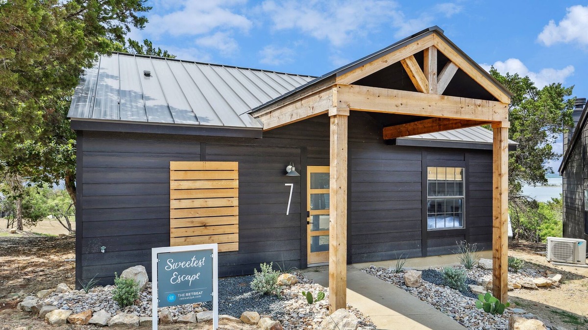 Graford Cabin | Cabin 7: Sweetest Escape