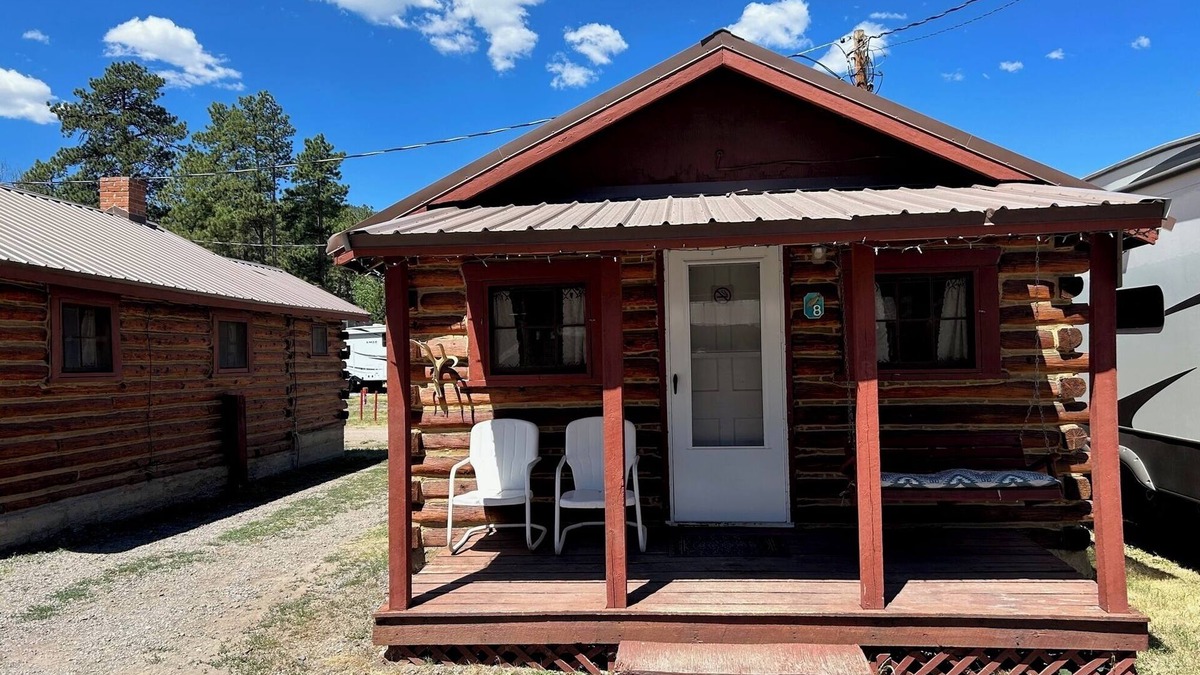 Ponderosa Pines Cabin | Cabin 8 - Grandview Cabins