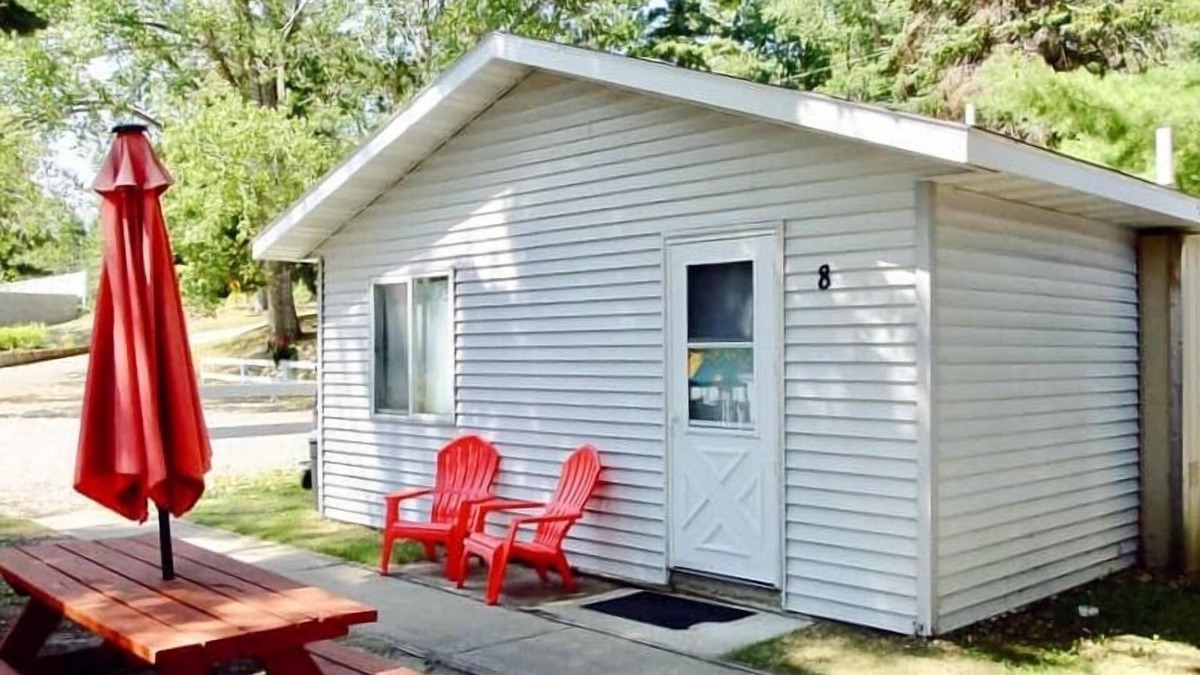 Nevis Resort | Cabin 8 | Northwoods