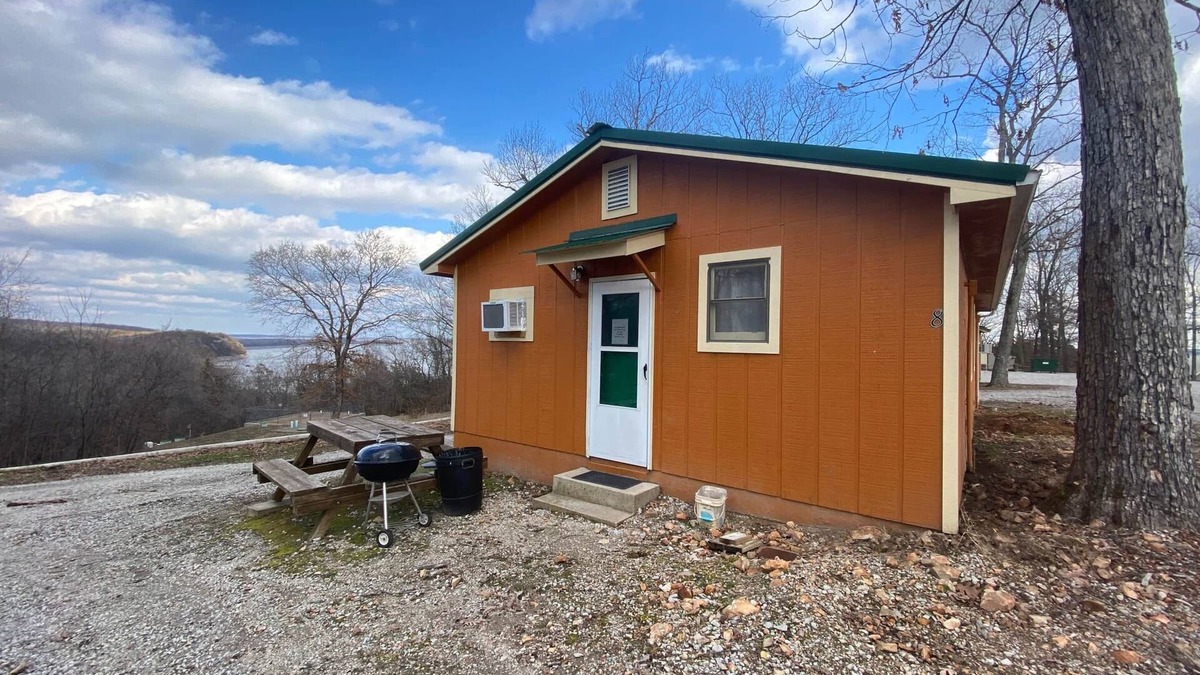 Warsaw Cabin | Cabin 8 - Reel and Trigger