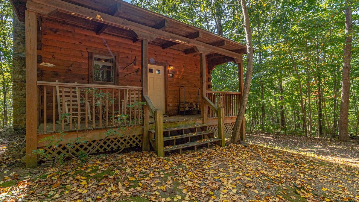 Stanardsville Cabin | Cabin #8 - The Shadows | 1 Bed, 1 Bath