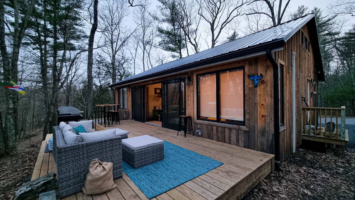Hurley Cabin | Cabin 85 - 2bd rooms w/2 lofty chic spaces