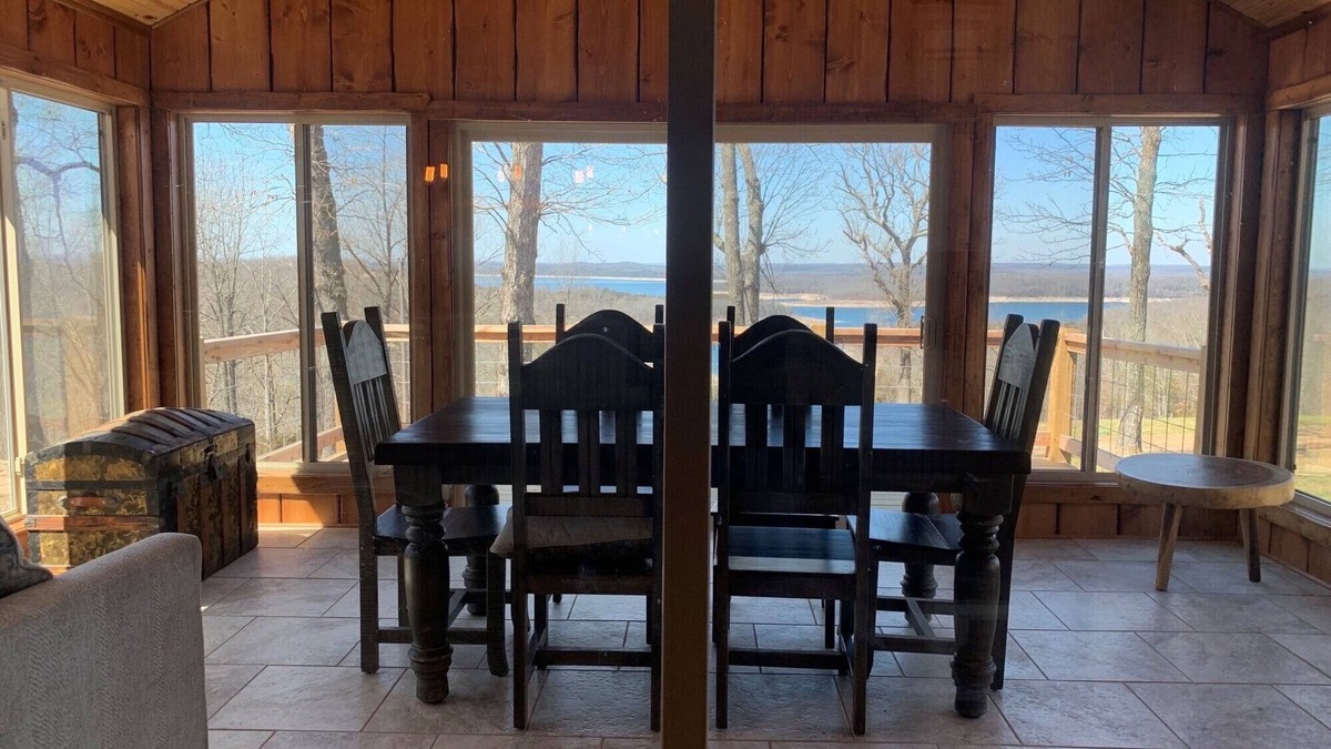 Oakland Cabin | Cabin 9 Beautiful Three Bedroom Cabin with 4 season room with view Bull Shoals