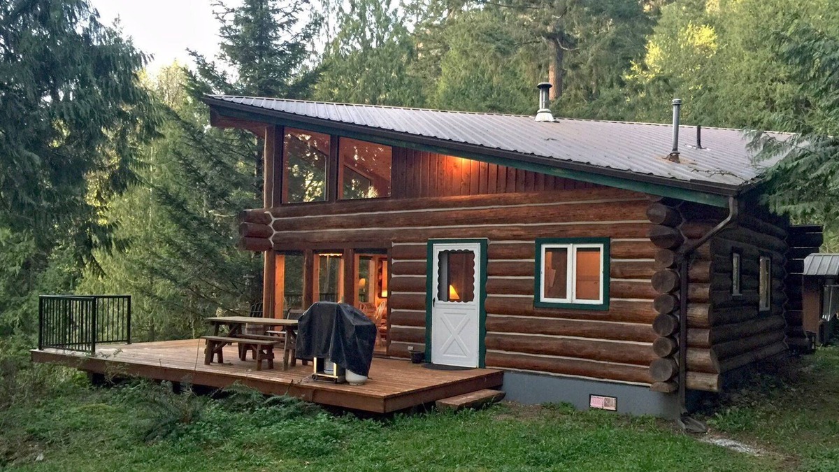 Maple Falls Cabin | Cabin #97 - 'pinecone' Log Cabin at the Lake that is Pet-friendly!