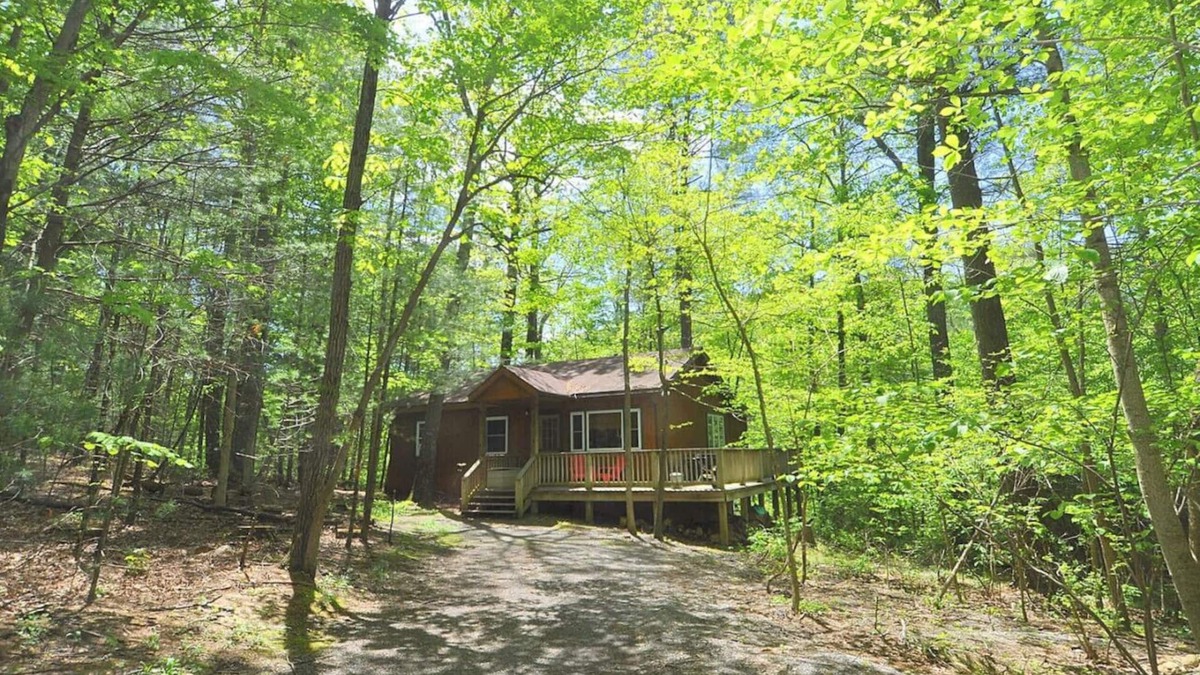 Berkeley Springs House | Cabin at Sleepy Creek - creek, wifi, pets, fire pit, deck, grill, fishing
