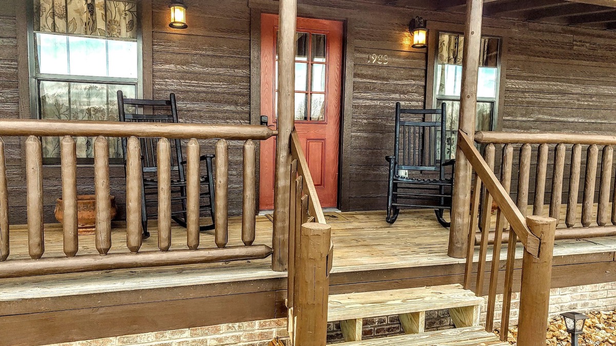 Hilham Cabin | Cabin at the entrance of Standing Stone State Park and near Dale Hollow Lake.