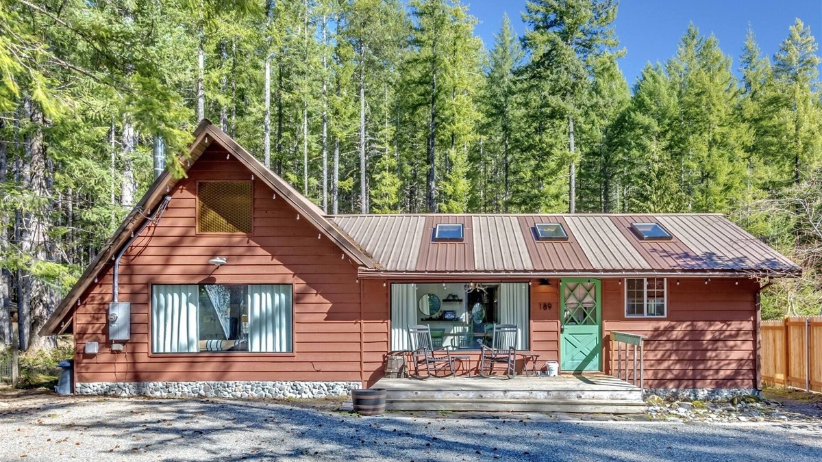 Packwood Cabin | Cabin at the Forest Edge | 2 Bed, 2.5 Bath