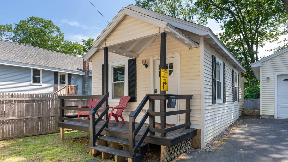 Old Orchard Beach Cabin | Cabin B-Relaxing and Fun 1 bedroom Cabin/Dog Friendly