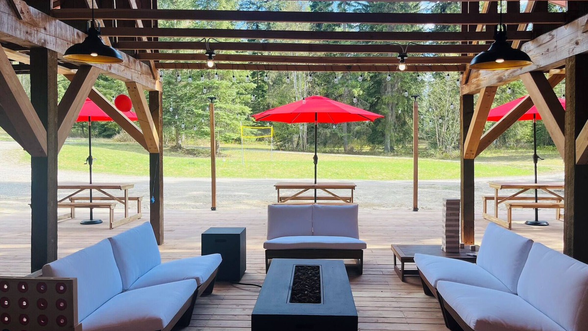 Golden House | Cabin | Bonus Games Barn | Hot Tub | Theatre