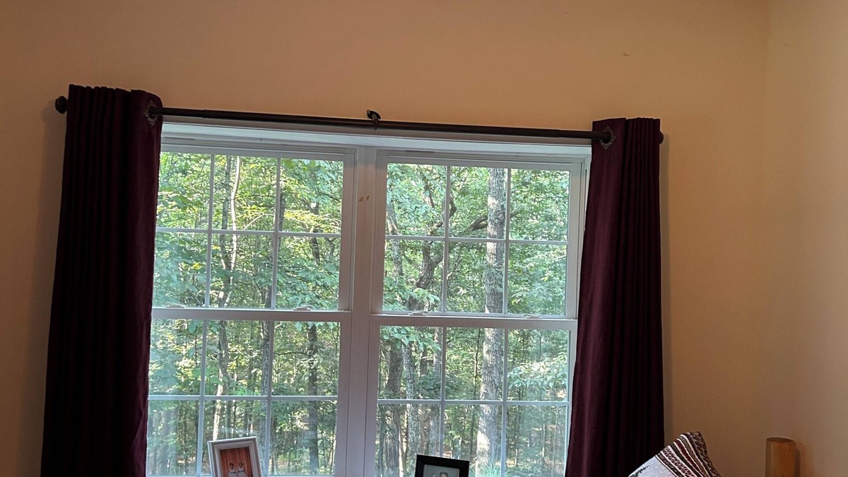 Berkeley Springs Apartment | Cabin bungalow apartment in the basement