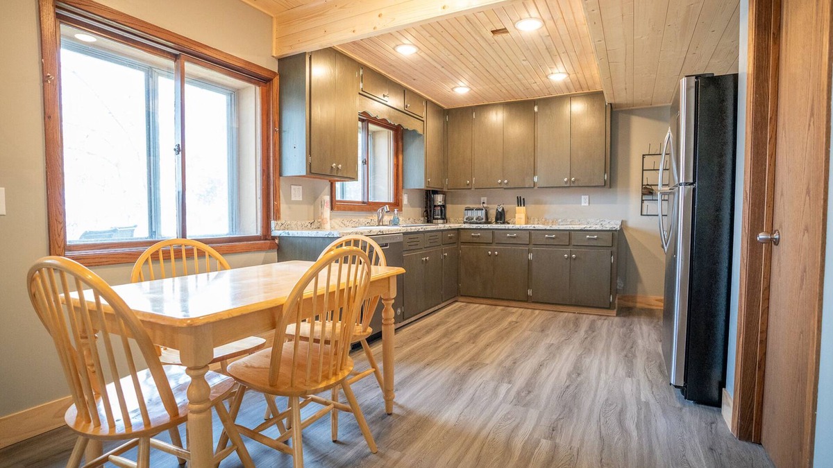 Cushing Cabin | Cabin & Bunkhouse on Lake Alexander