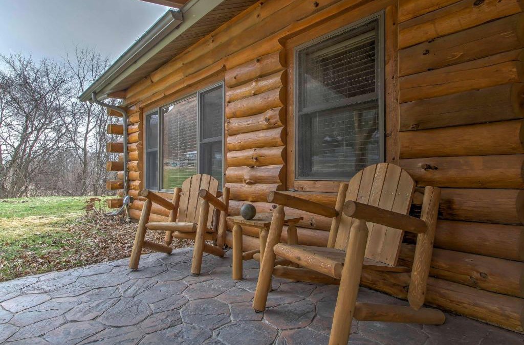 Ferryville House | Cabin by the River Visited by Treehouse Masters!