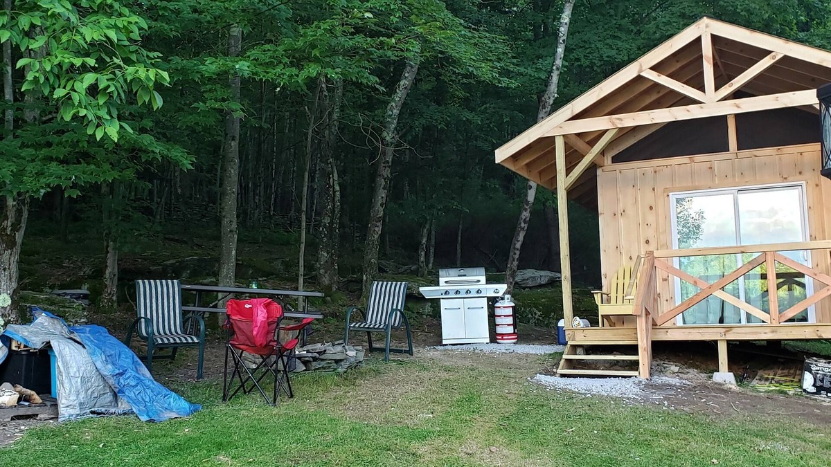 Jeffersonville Cabin | Cabin by the Rocks 12 x12 rustic cabin