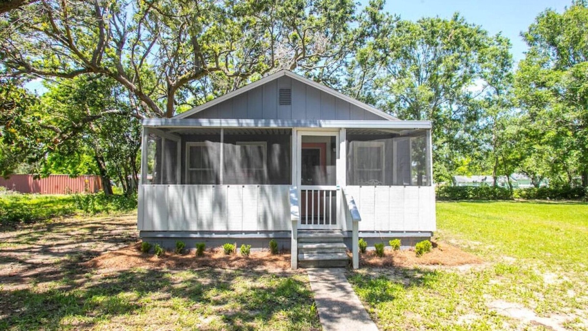 West Pensacola House | Cabin Charmed Cottage (Close to Downtown)