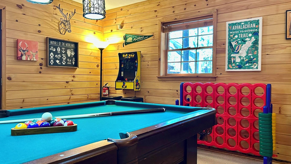 Dial Cabin | Cabin+Creek+Natl Forest+Hot Tub+Fire Pit+Pool Table