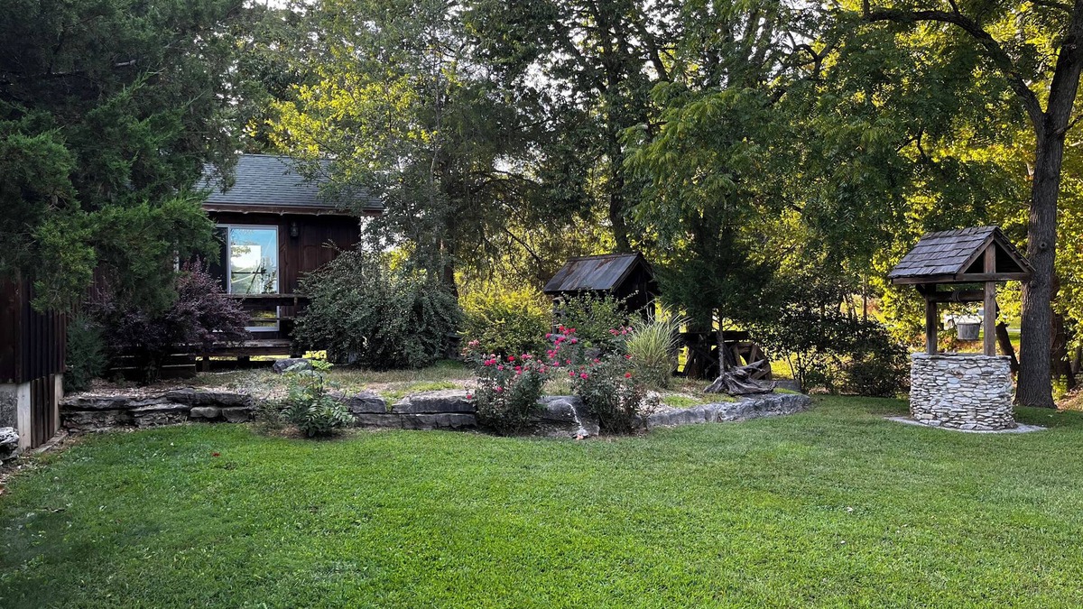 Ponce De Leon House | Cabin Creek Ranch/Experience the Country! Silver Dollar City, Branson and more.