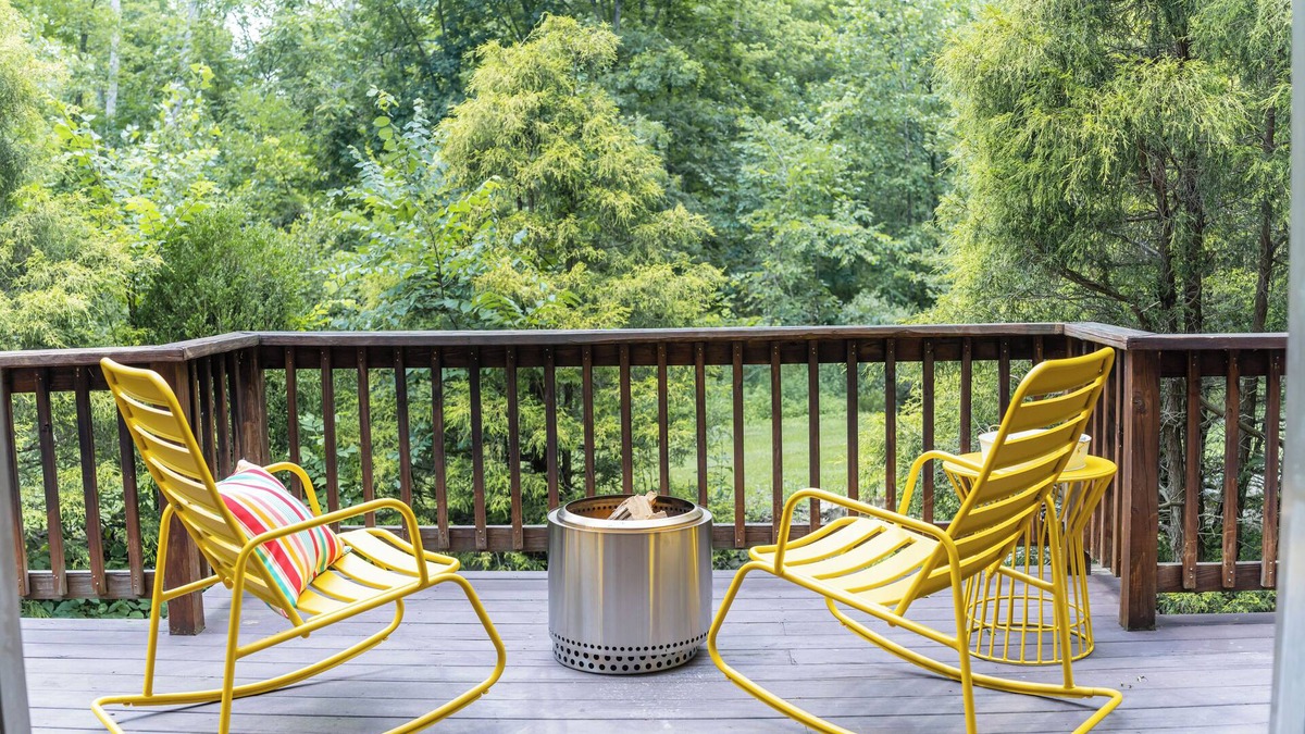 Kerhonkson Cabin | Cabin + creek stream + firepit + fireplace + BBQ