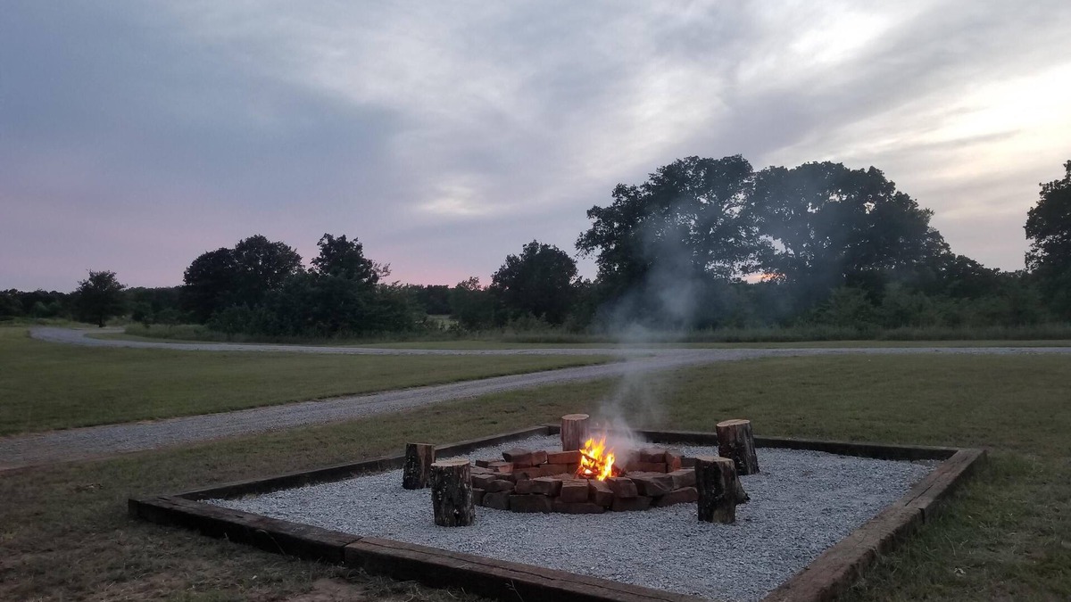 Albany Cabin | Cabin for two on 160 Acres,less than 20 min from Choctaw Casino Durant OK