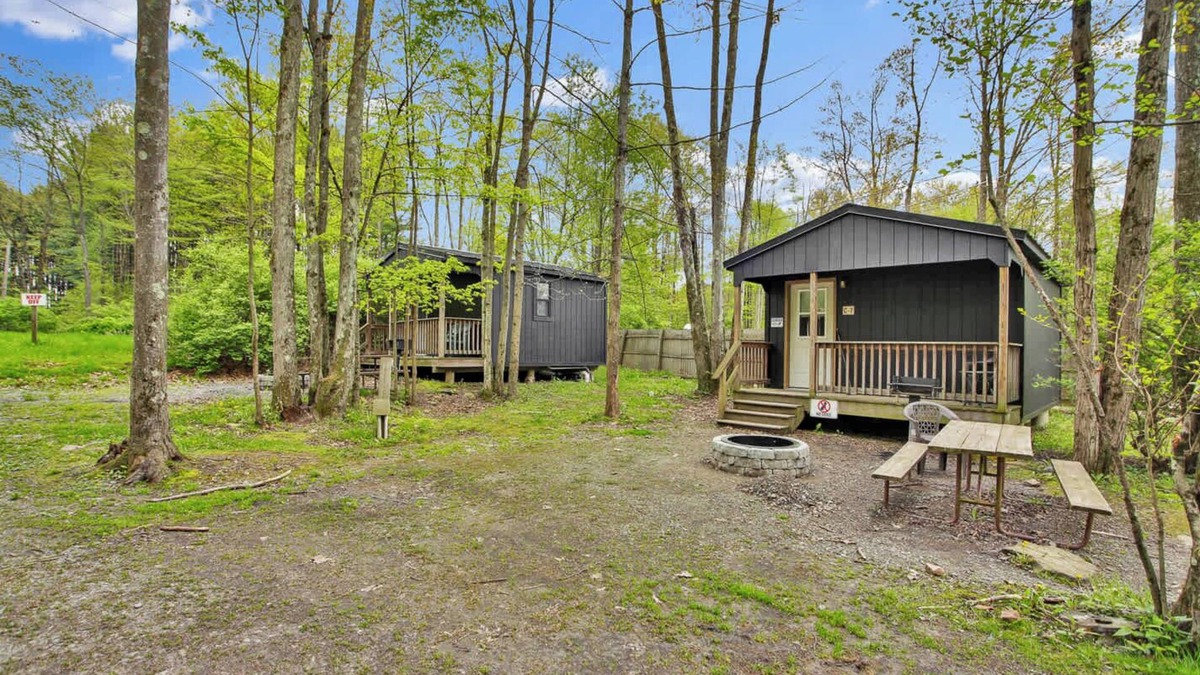 Wellsboro Apartment | Cabin full bath Summa