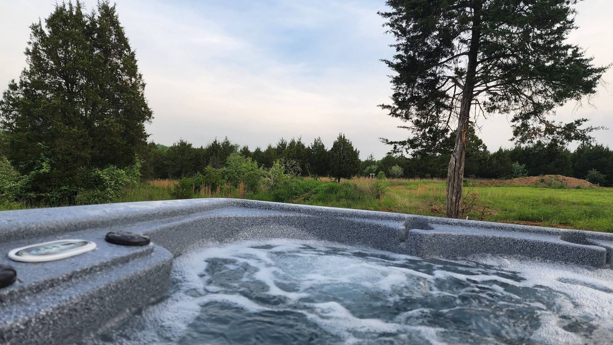 Leadwood Cabin | Cabin getaway with hot tub(cabin 3)