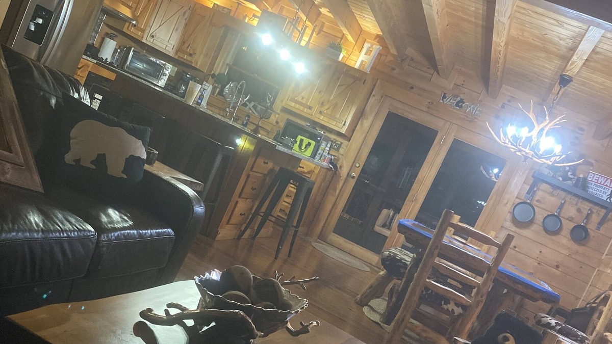 Jasper Cabin | Cabin Getaway - Wonderful Views - Lots to do - local wineries