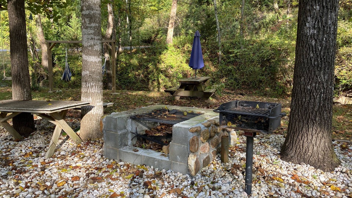 Mount Airy Cabin | Cabin Guest Suite Retreat ft Million Dollar View!