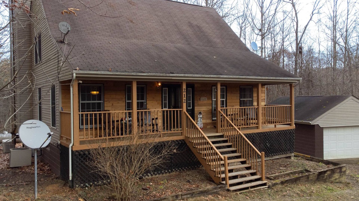 Rockbridge Cottage | Cabin. Hocking county ,private , secluded. Family, Friends.