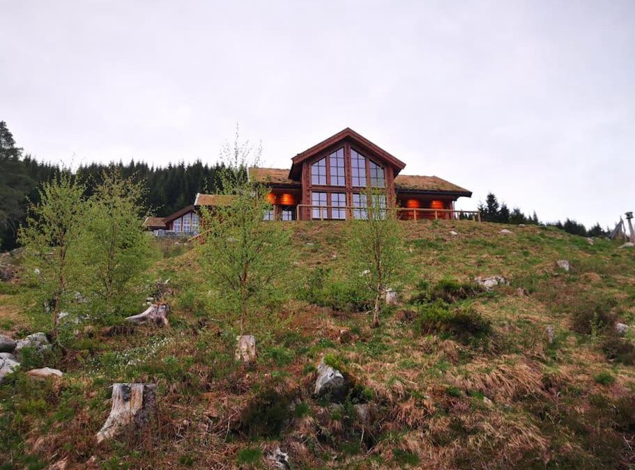Eid House | Cabin in beautiful surroundings at Harpefossen