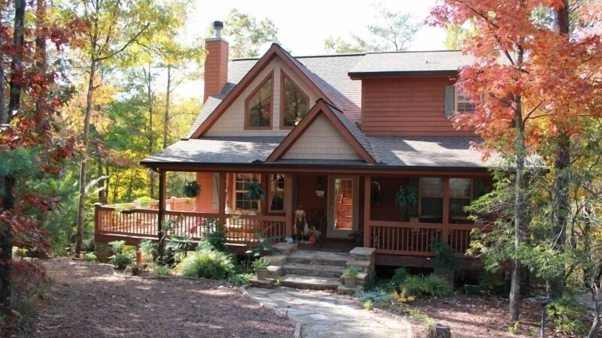 Helen Cabin | Cabin in Helen, GA Mountain Cottage on the 7th Fairway Innsbruck Golf Community