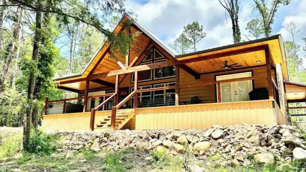 Octavia Cabin | Cabin in Hodgen OK - 3BR/2BATH - Sleeps 8