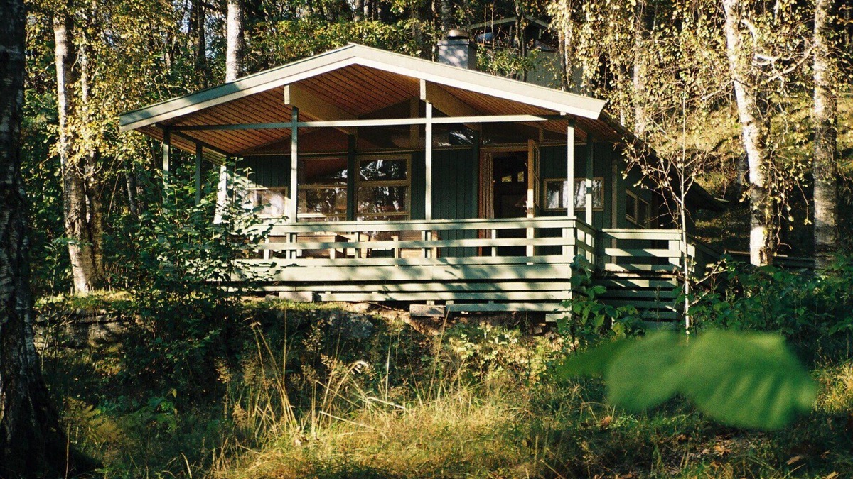 Oystese Cabin | Cabin in meditative oak woods (Neshagen 2)