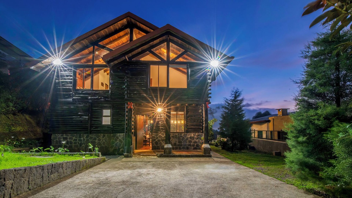 Roble Ski Chalet | Cabin in the Clouds