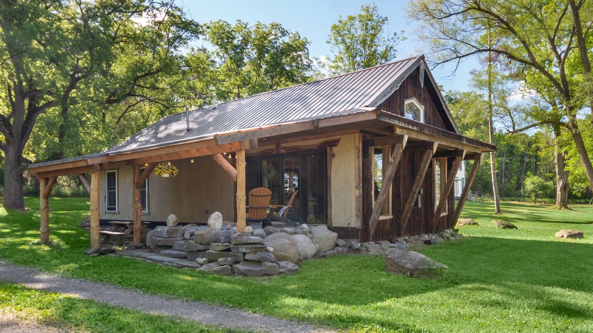 Burdett Cabin | Cabin In the Finger Lakes near the Seneca Lake Wine Trail and Watkins Glen