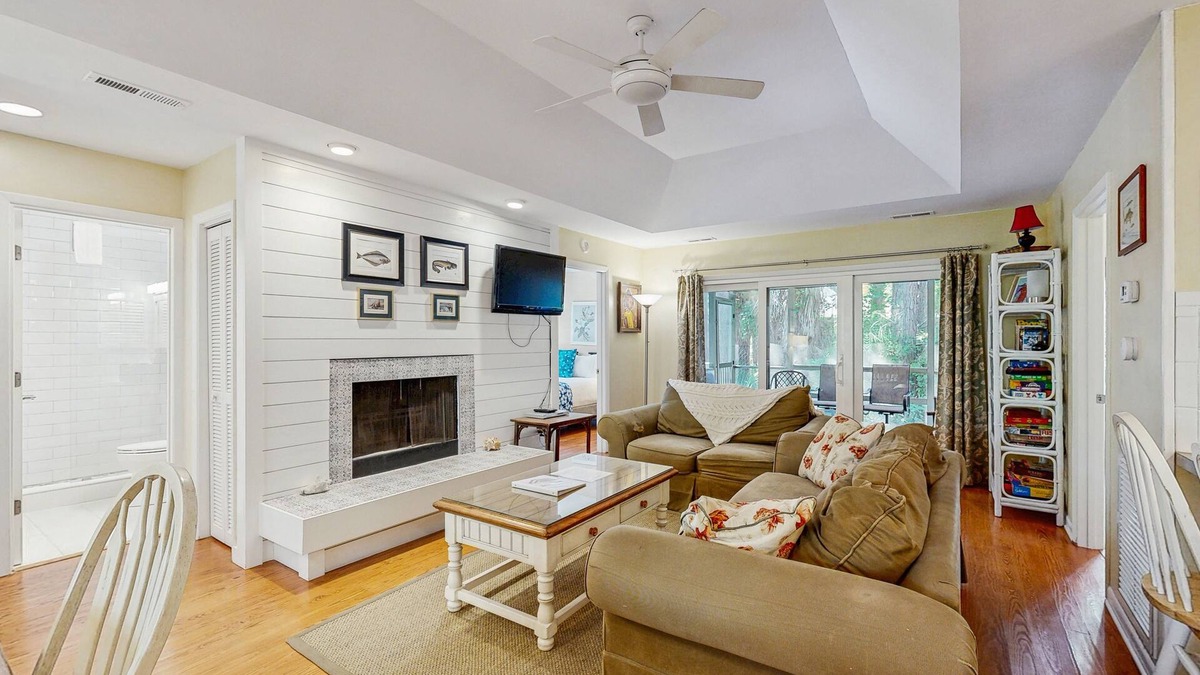 West Beach Cabin | Cabin in the maritime forest with pool and golf on-site - walk to the beach
