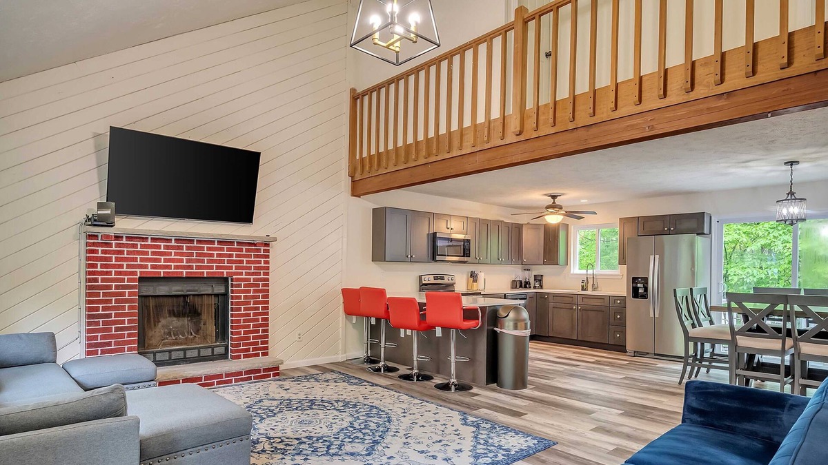 Tobyhanna House | Cabin in the middle of 42 attractions in the Poconos!