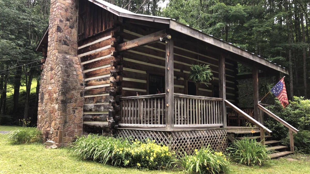 Franklin Cabin | ~ Cabin in the Wildwoods ~ Secluded ~ Rustic ~ Family Friendly~