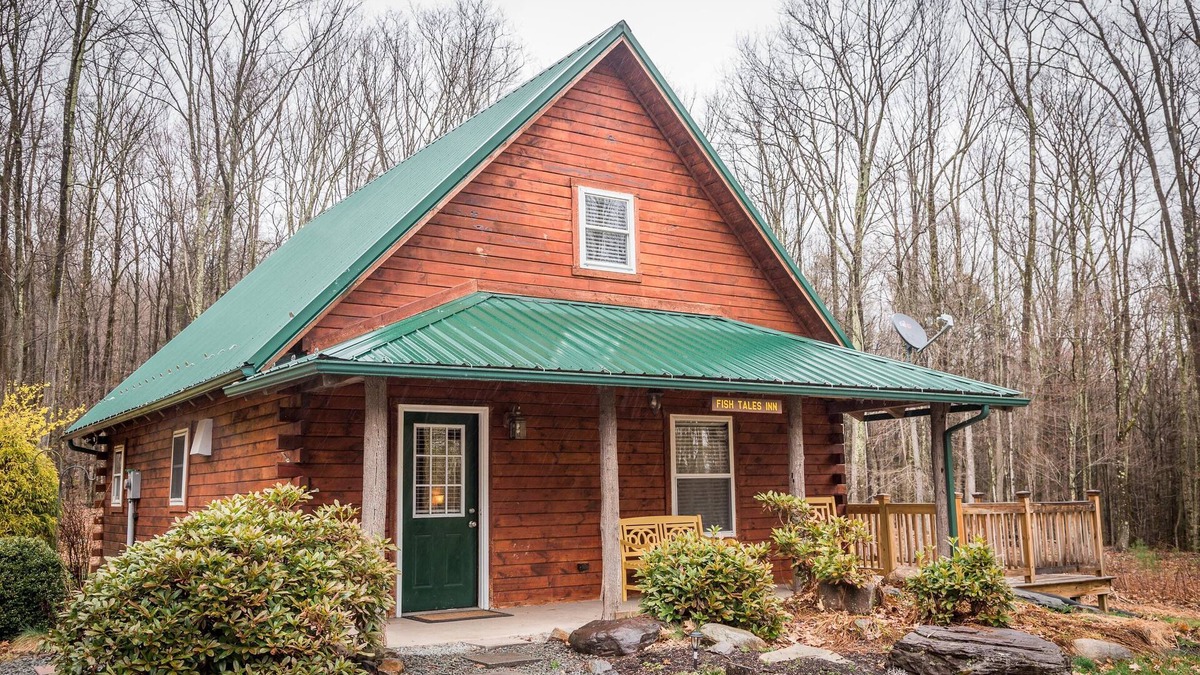 Benton Cabin | Cabin in the Woods - Near Ricketts Glen - With Many Modern Amenities