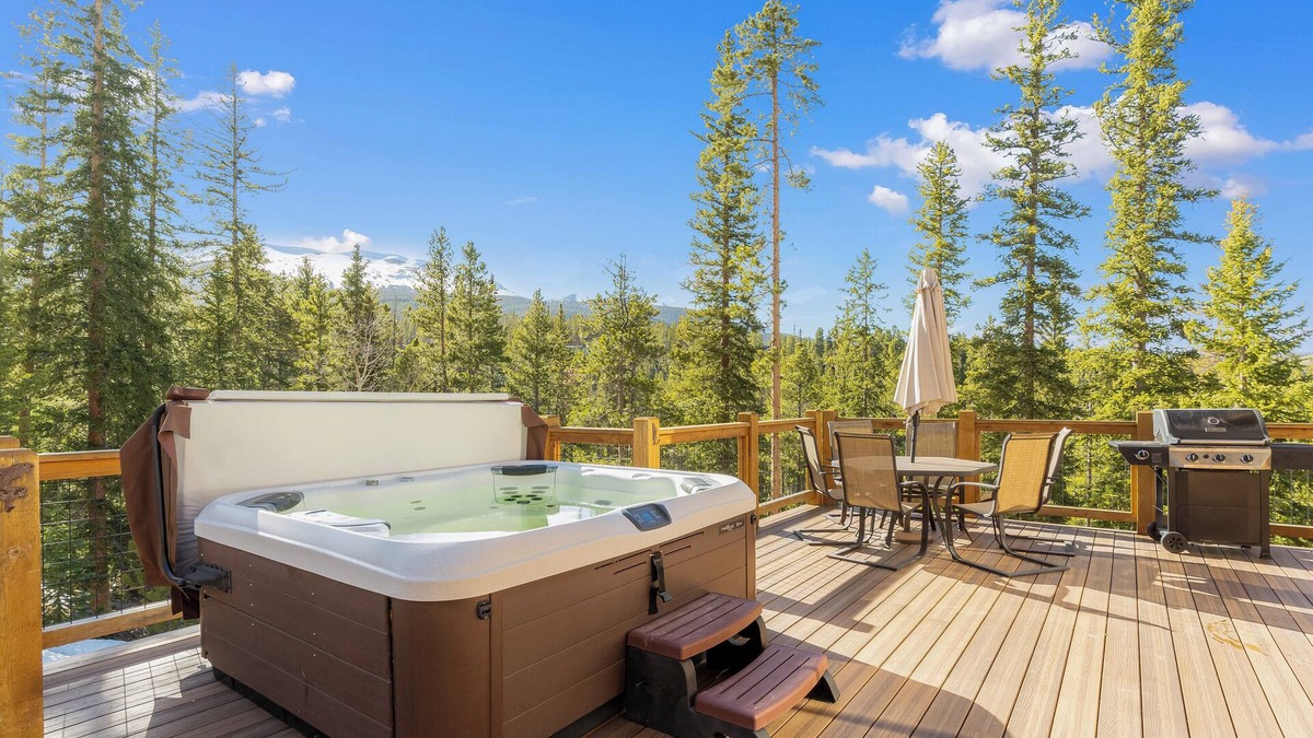 Breckenridge Cabin | Cabin in the Woods! Pet Friendly, Private Hot Tub, Close to Breckenridge