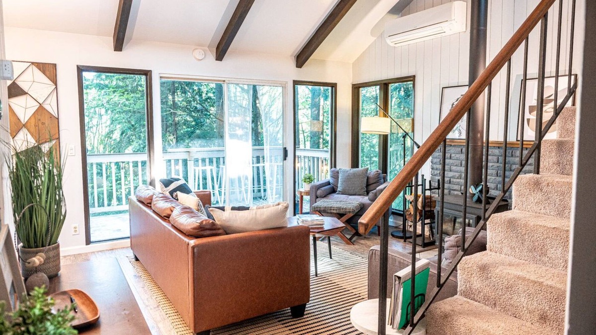 Sudden Valley House | Cabin in the Woods with Lake Views & surrounded by PNW Vibes!