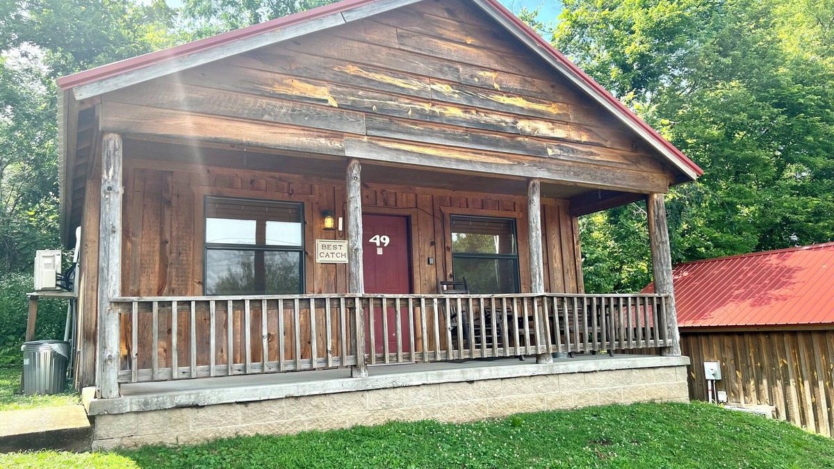 Mountain View Cabin | Cabin in town, walking distance to the courthouse square.