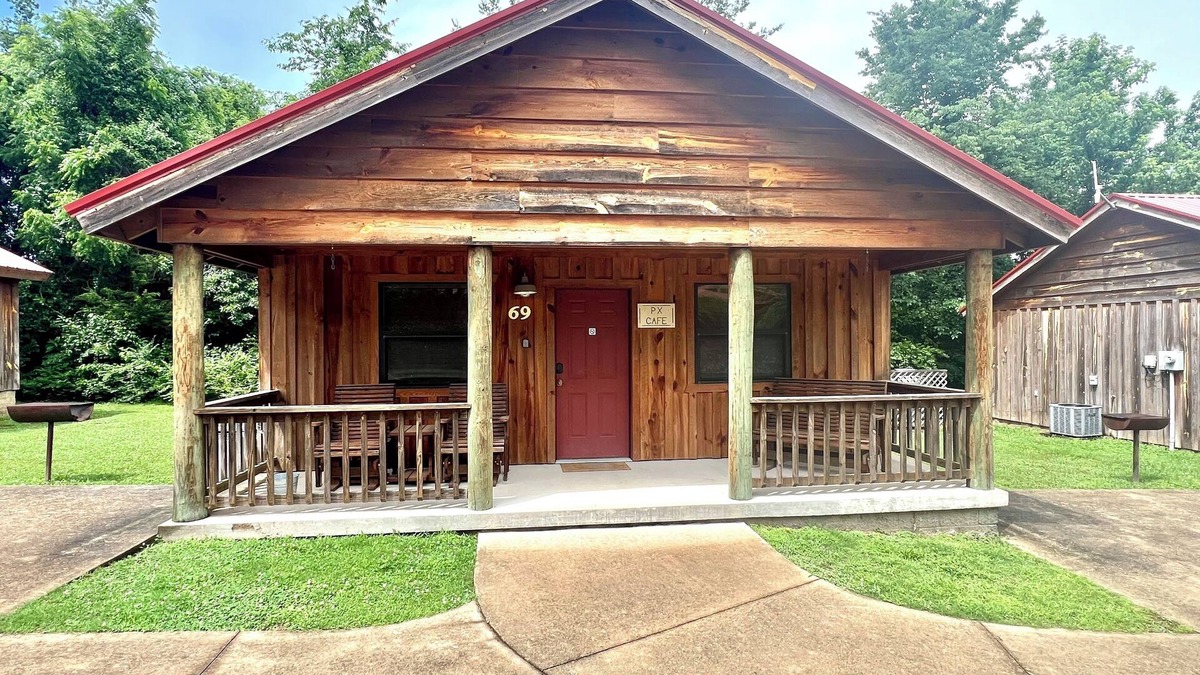 Mountain View Cabin | Cabin in town, walking distance to the courthouse square.
