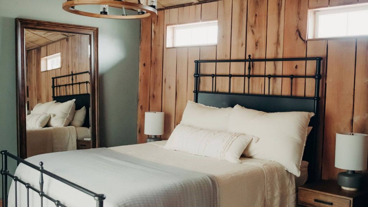 Sunnyland Cabin | Cabin Just Built! features two covered decks, living room, fireplace, kitchen